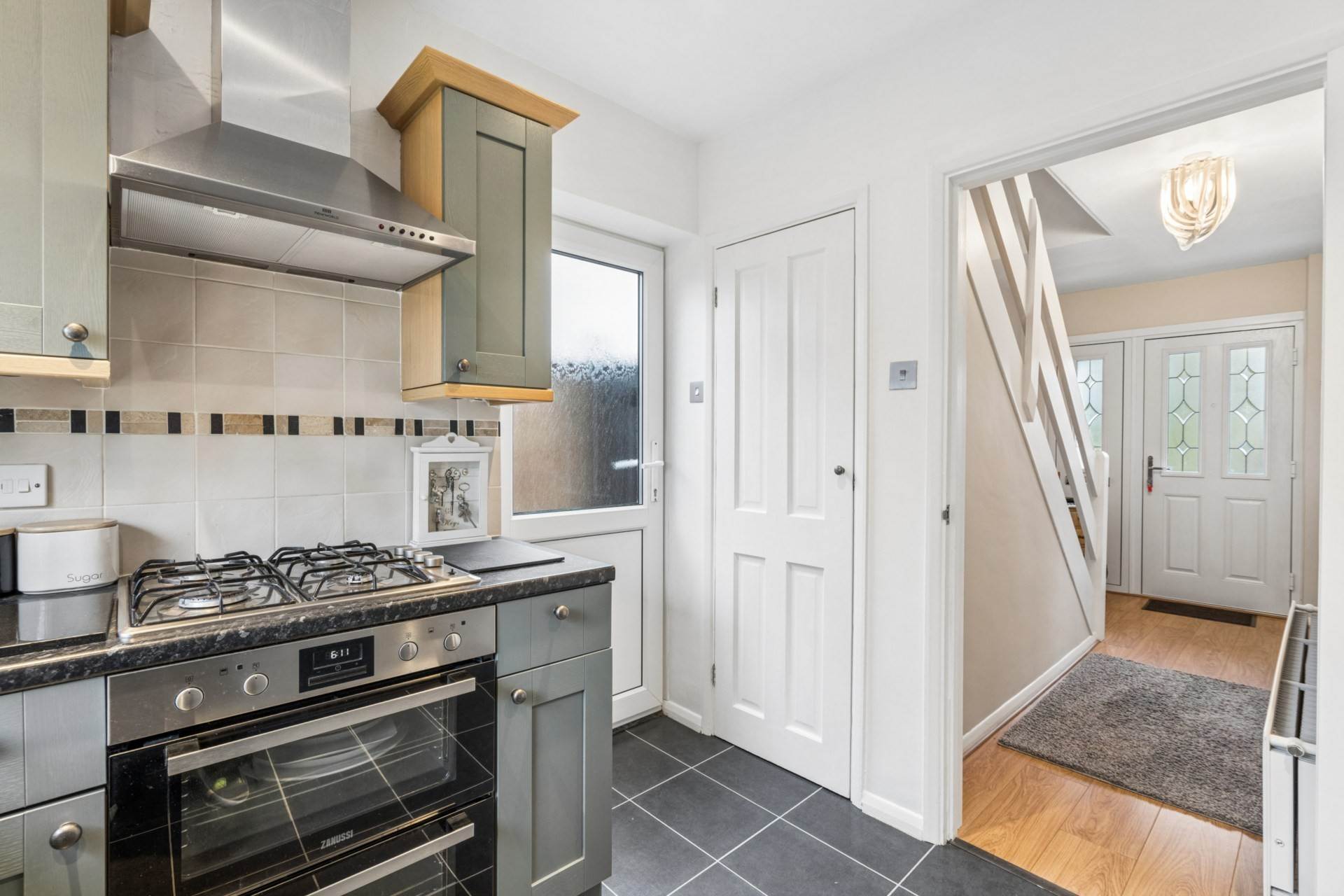 Aston Clinton, Image 10