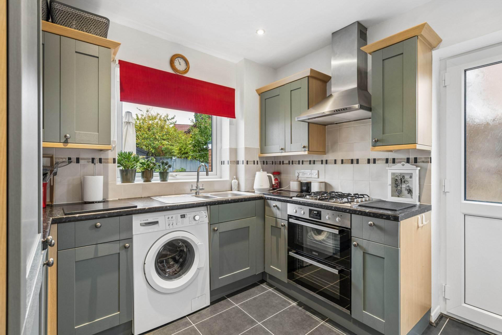 Aston Clinton, Image 11