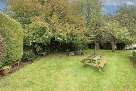 Posting House, Tring, Image 11