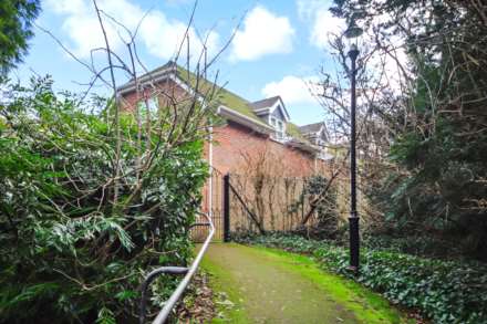 Dunsley Place, Tring, Image 1