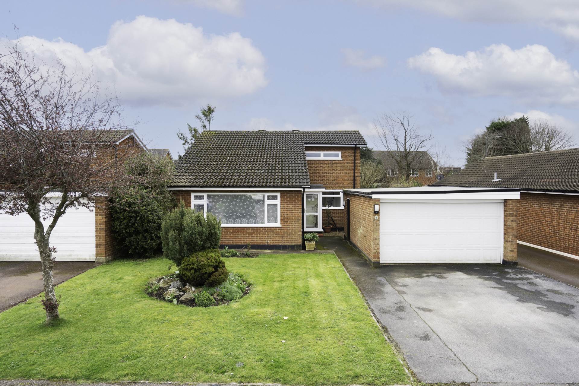 Irvine Drive, Stoke Mandeville, Image 1