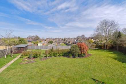 Coombe Drive, Dunstable, Image 4