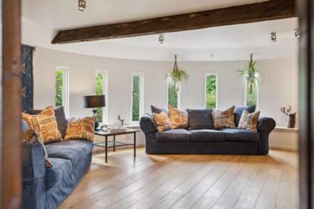 Essex Yard, Wingrave, Image 2