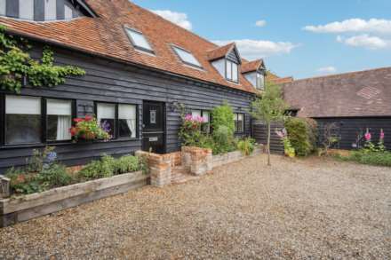 Essex Yard, Wingrave, Image 4