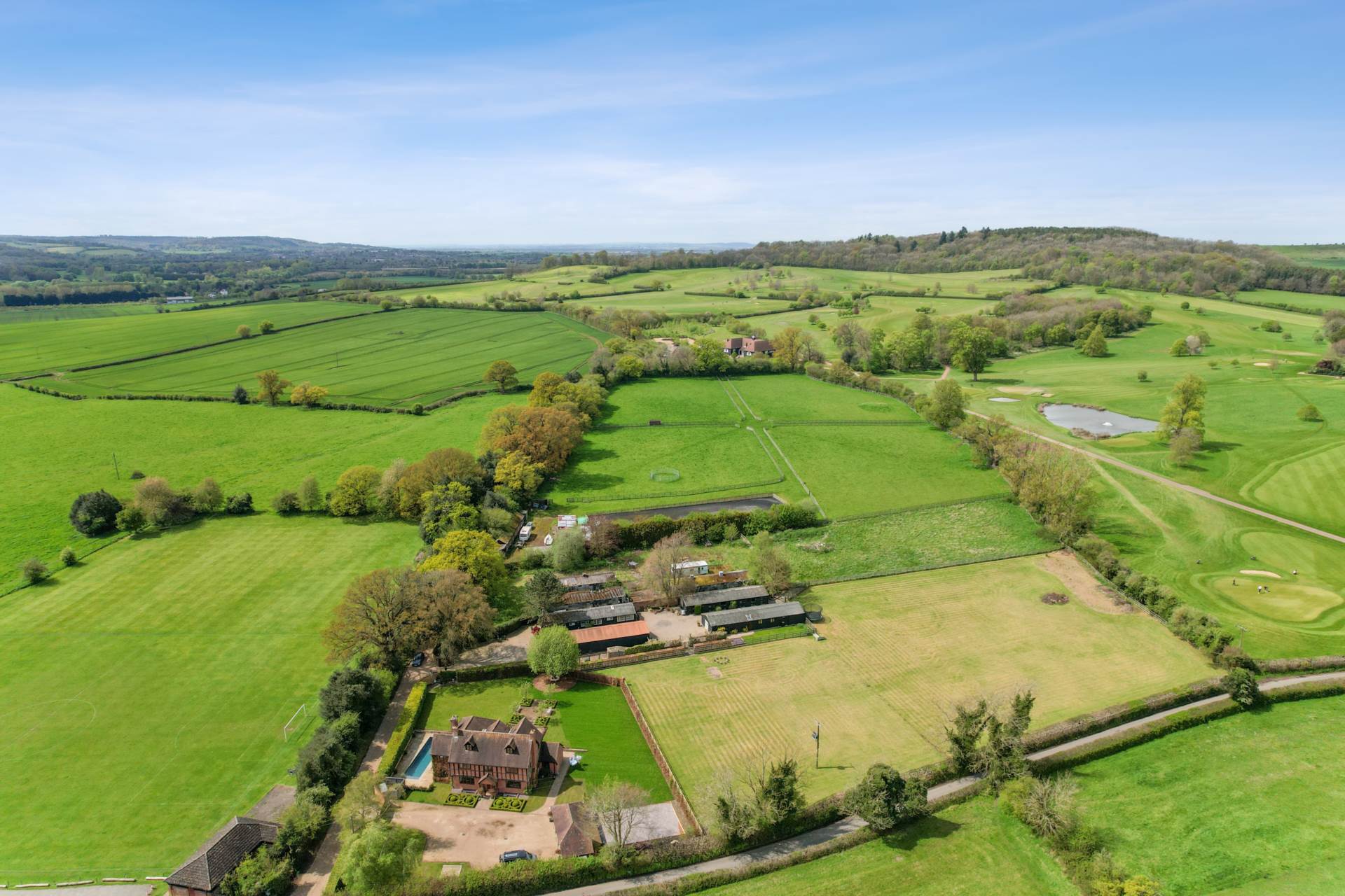 Aldbury - perfectly placed building plot, Image 3