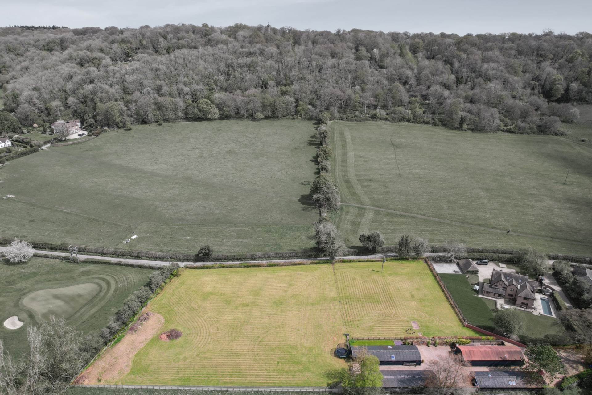 Aldbury - perfectly placed building plot, Image 9