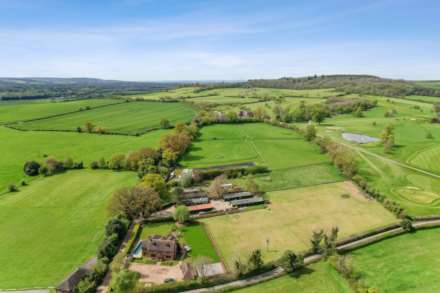 Aldbury - perfectly placed building plot, Image 3