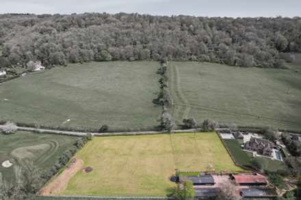 Aldbury - perfectly placed building plot, Image 9