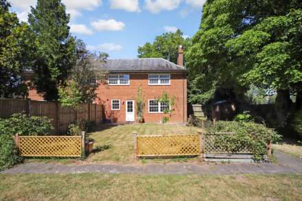 Burnhams Field, Weston Turville, Image 11
