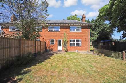 Burnhams Field, Weston Turville, Image 12