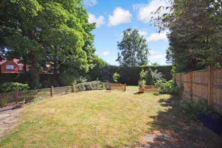 Burnhams Field, Weston Turville, Image 14