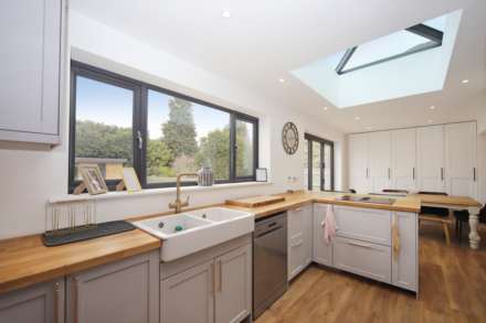 Harcourt Road, Tring, Image 11