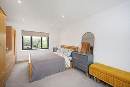 Harcourt Road, Tring, Image 17