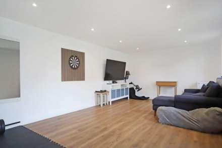 Harcourt Road, Tring, Image 24