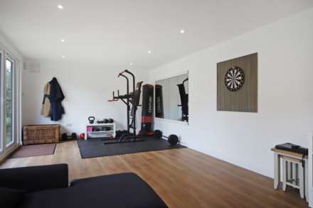 Harcourt Road, Tring, Image 25