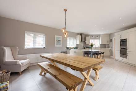 Chapel Drive, Aston Clinton, Image 14