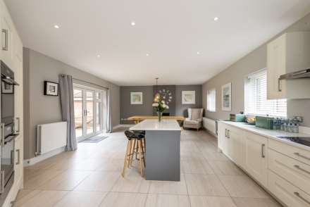 Chapel Drive, Aston Clinton, Image 9