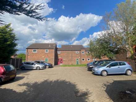 Drivers Court, Leighton Buzzard, Image 9