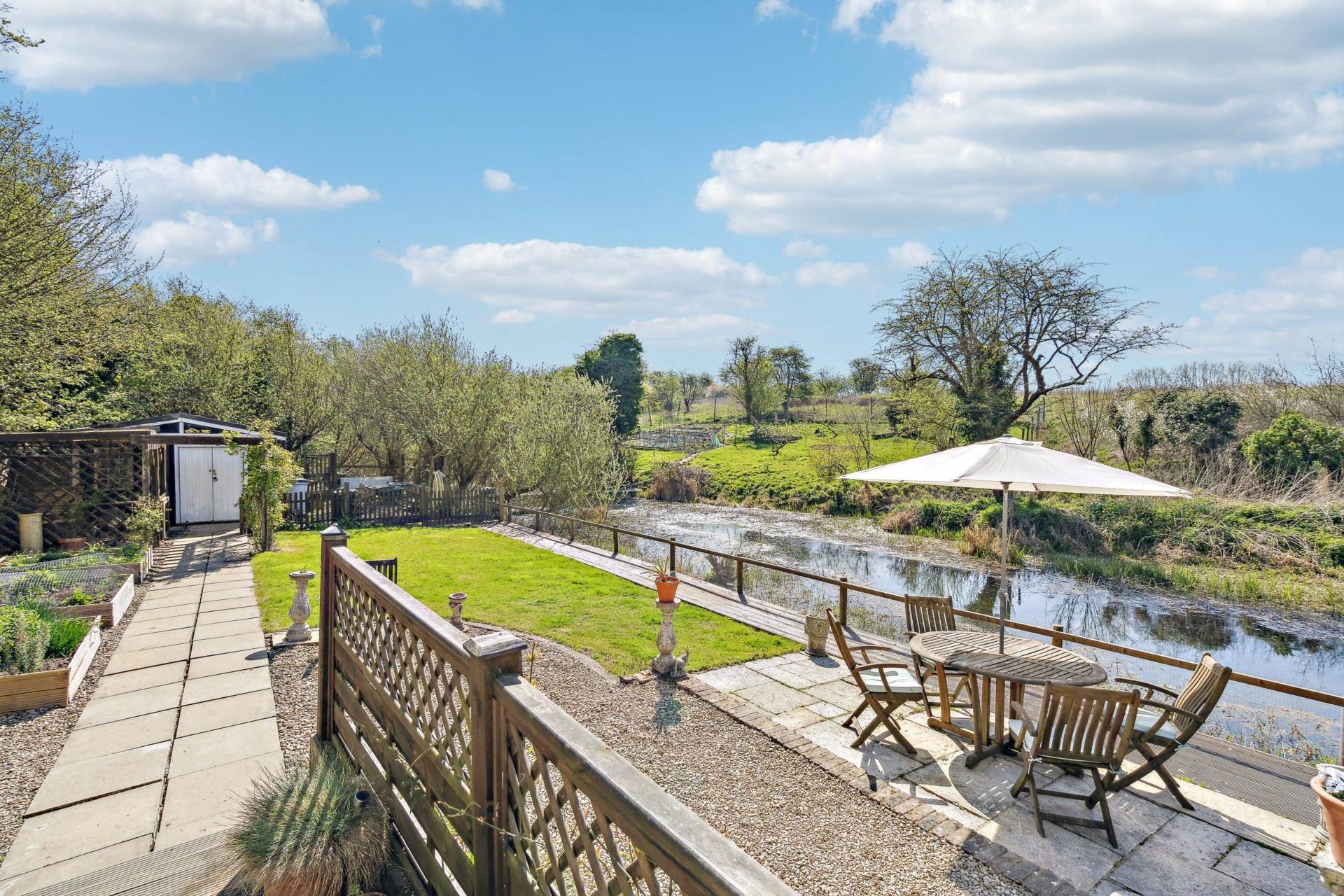 Bulbourne -  Canal Side, Image 3