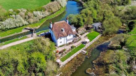 Bulbourne -  Canal Side, Image 2
