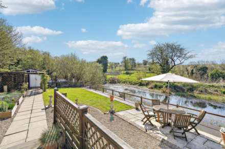 Bulbourne -  Canal Side, Image 3