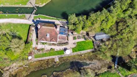 Bulbourne -  Canal Side, Image 5