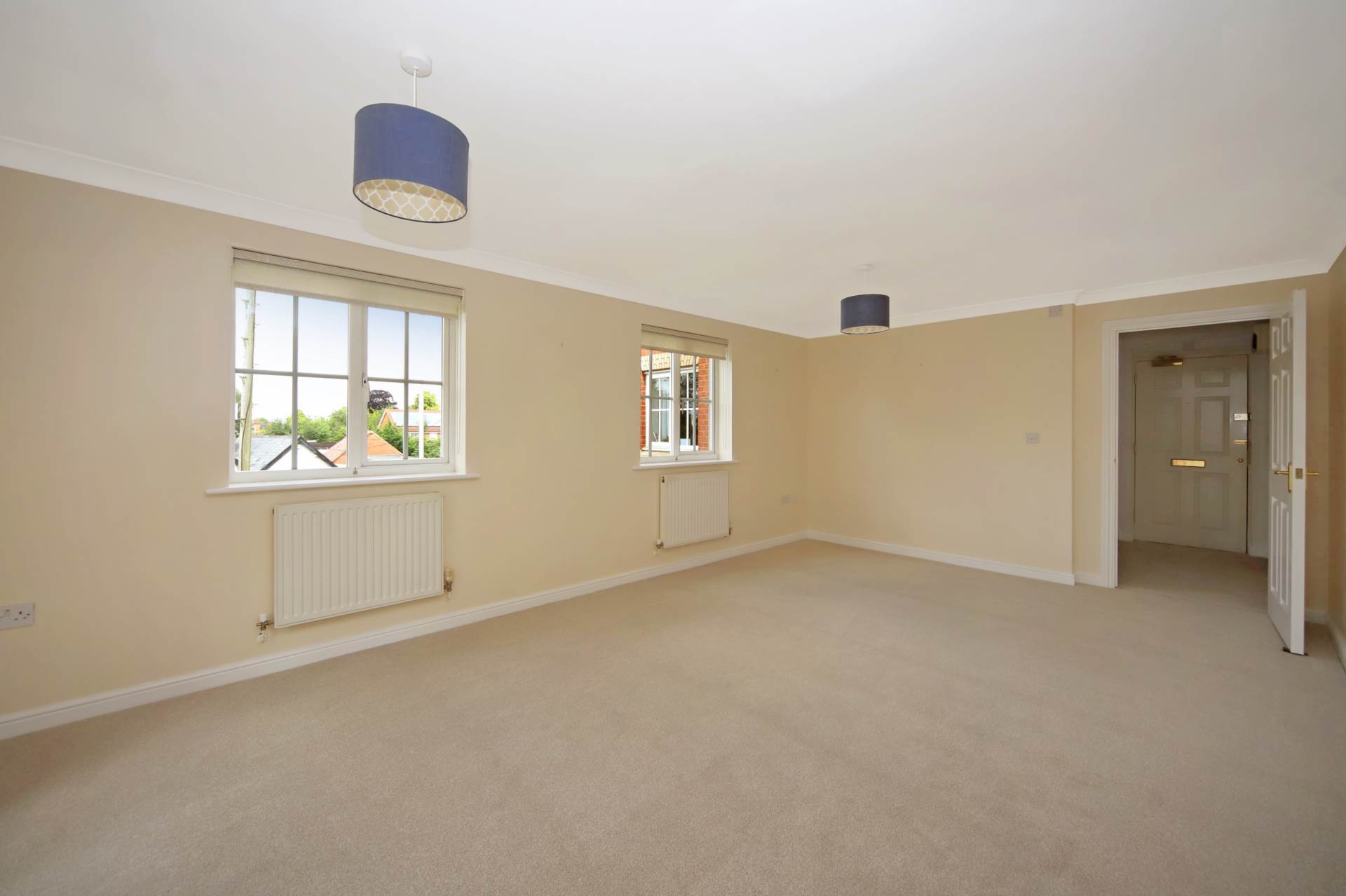 Aston Clinton, Image 4