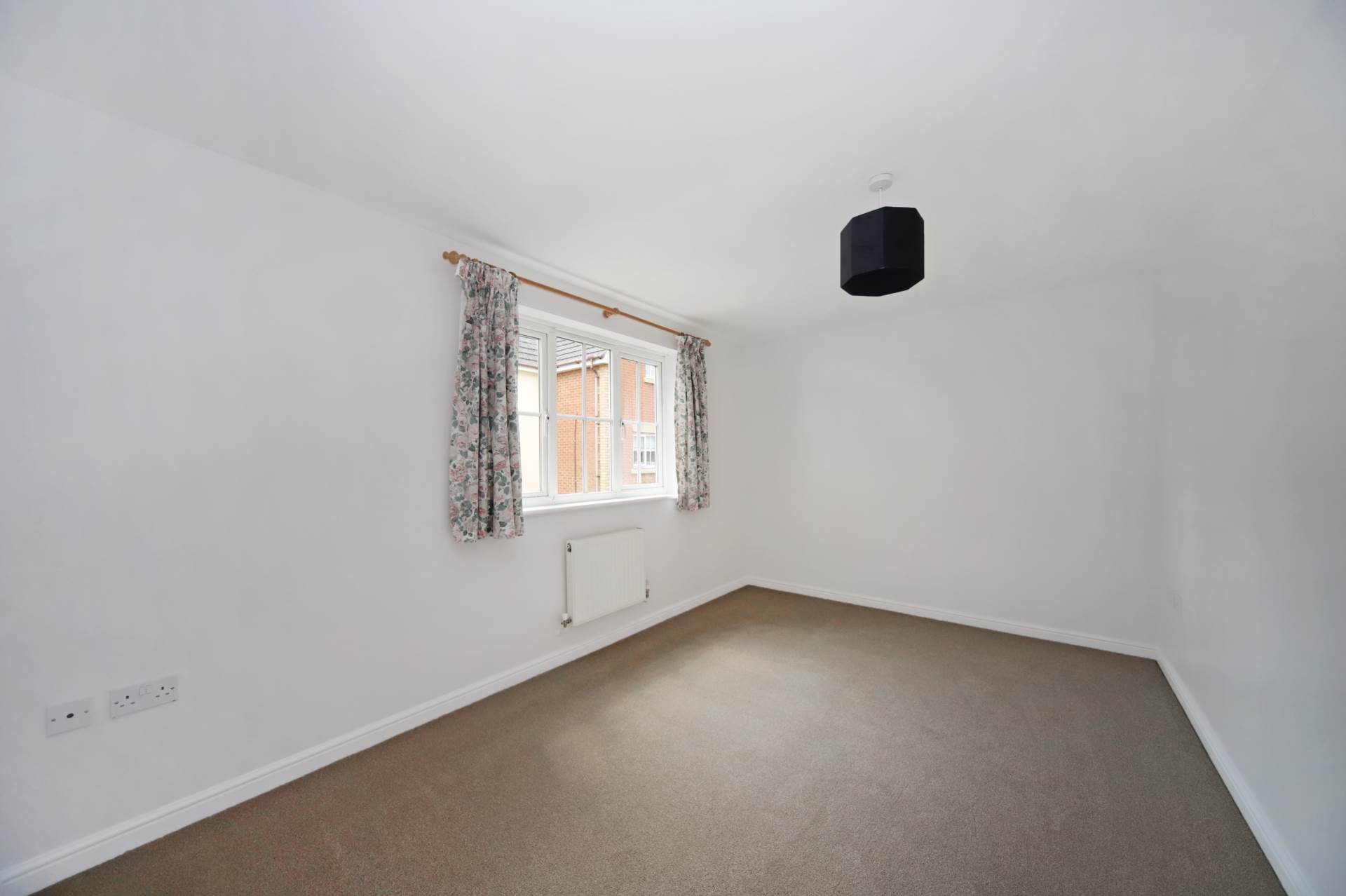 Aston Clinton, Image 6