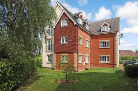 Aston Clinton, Image 1