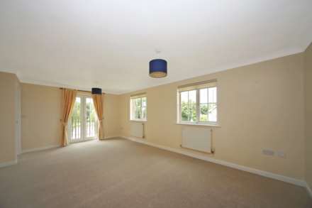 Aston Clinton, Image 2