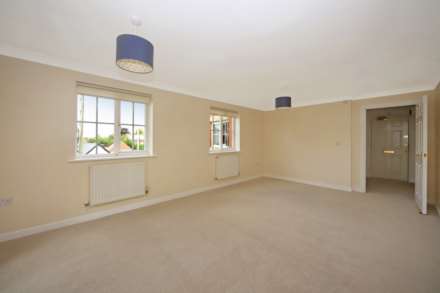 Aston Clinton, Image 4