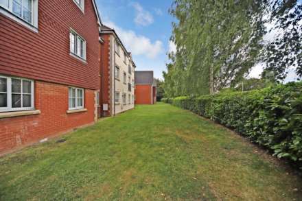 Aston Clinton, Image 8