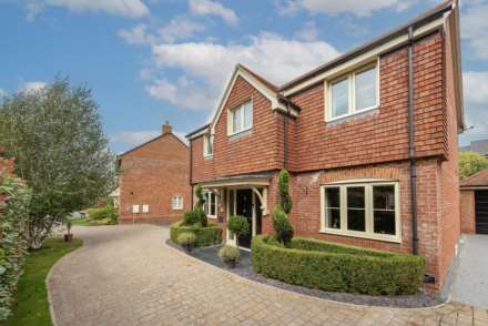 Chapel Drive, Aston Clinton, Image 1