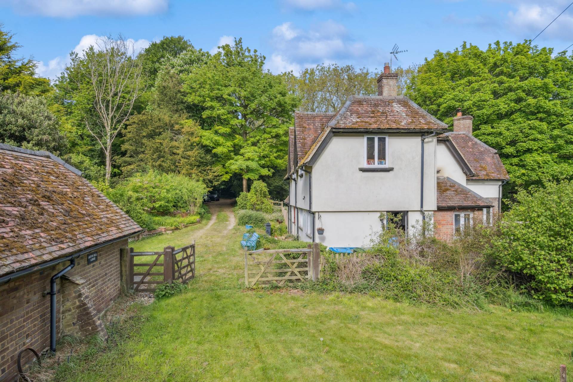 Aston Hill, Halton, Image 28