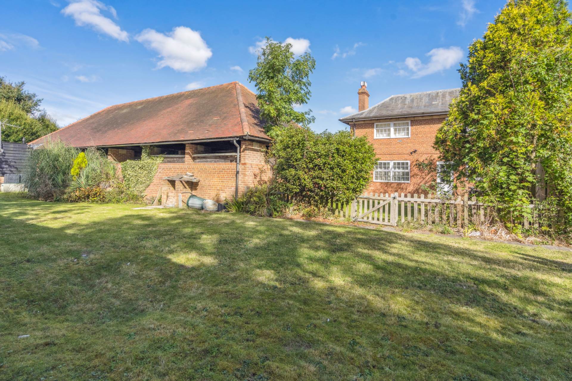 Burnhams Field, Weston Turville, Image 19