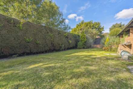 Burnhams Field, Weston Turville, Image 17