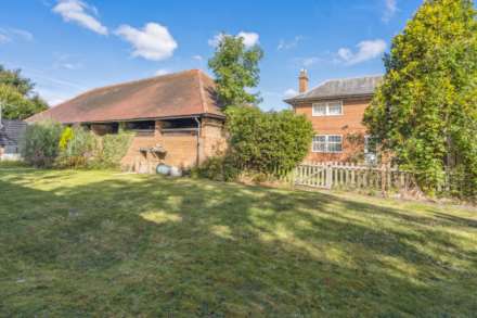 Burnhams Field, Weston Turville, Image 19