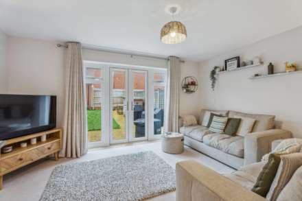 Blainways Avenue, Tring, Image 3