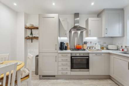 Blainways Avenue, Tring, Image 4