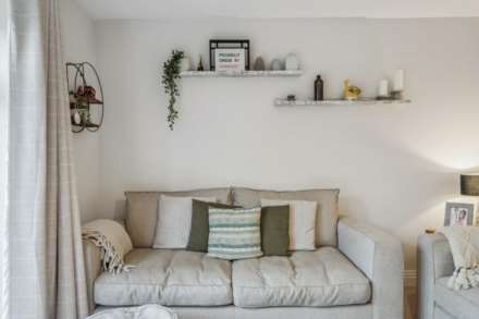 Blainways Avenue, Tring, Image 8