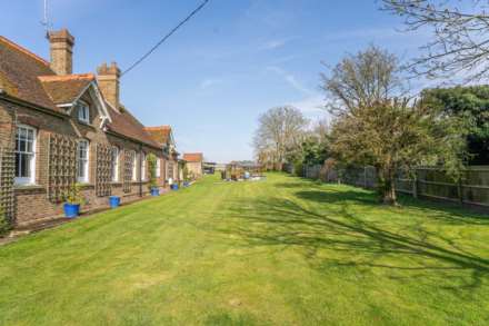 New Ground Road, Aldbury, Image 21