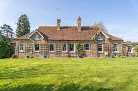New Ground Road, Aldbury, Image 3