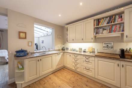Western Road, Tring, Image 11