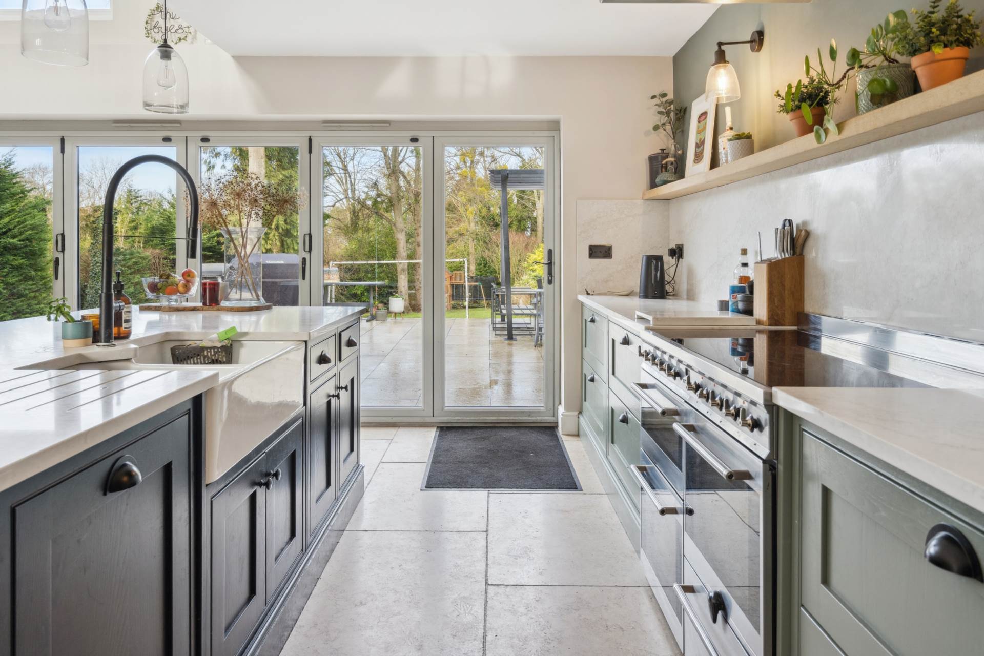 Chestnut End, Halton, Image 15