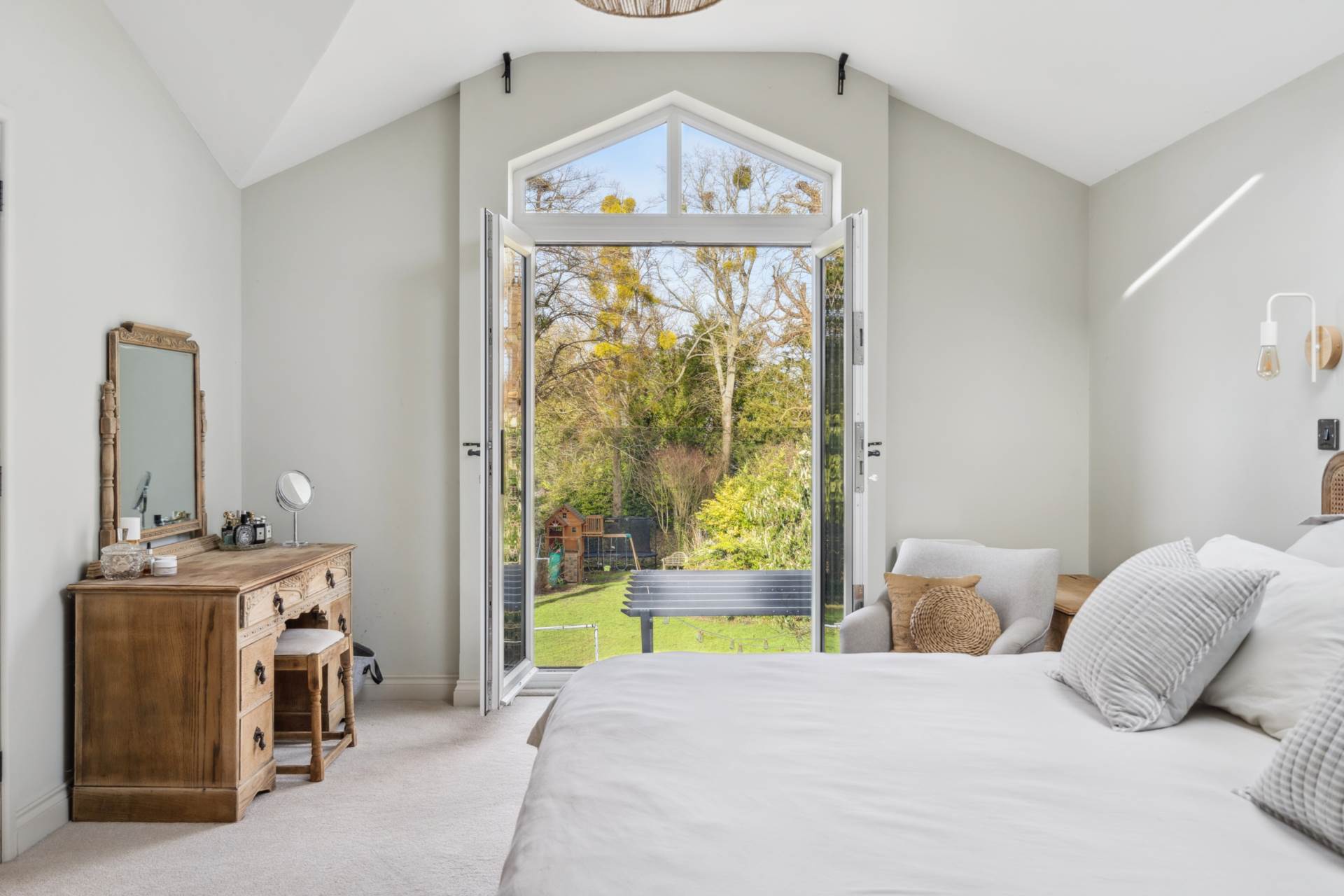 Chestnut End, Halton, Image 20