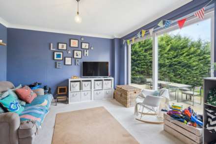 Chestnut End, Halton, Image 11