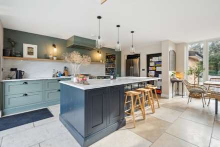 Chestnut End, Halton, Image 16