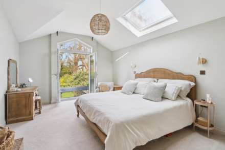 Chestnut End, Halton, Image 19