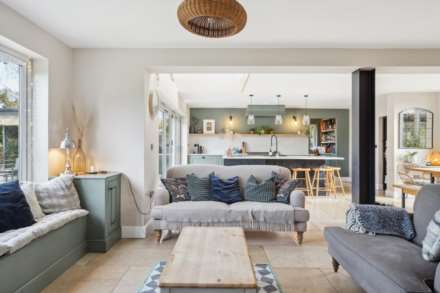 Chestnut End, Halton, Image 2
