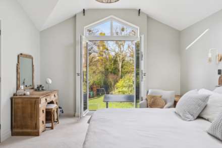 Chestnut End, Halton, Image 20